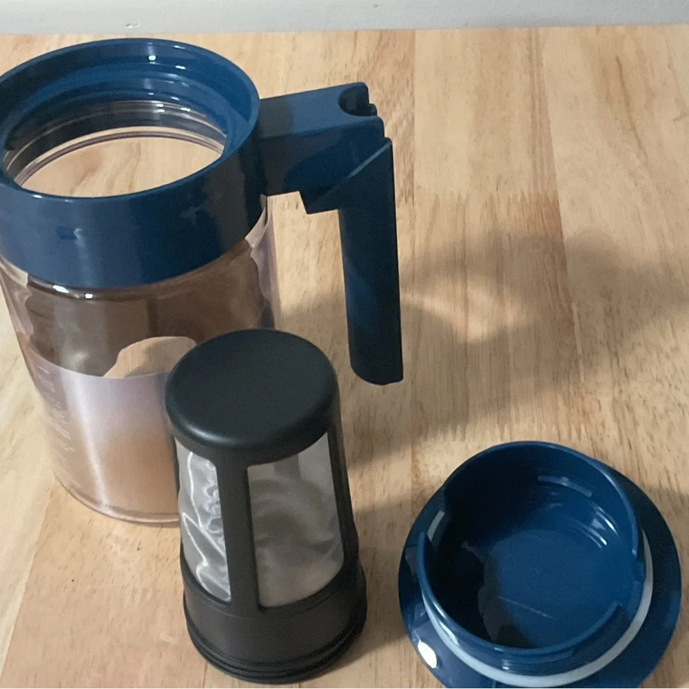Teavana Iced & Hot Tea Infusion Flavored Water Pitcher 24 oz Blue Handle and Lid